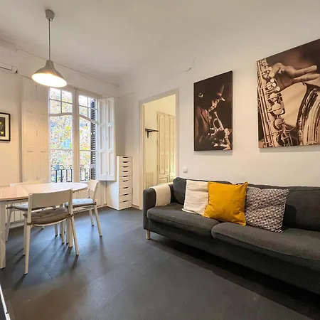 Unique Cent Apartment *