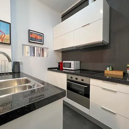 Unique Cent Apartment