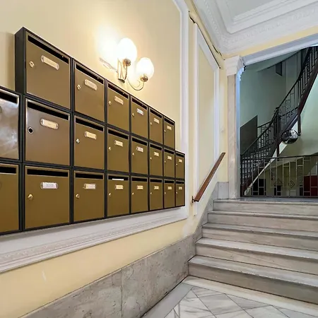 Unique Cent Apartment